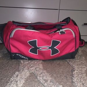 HOT PINK UNDER ARMOR DUFFLE BAG!!